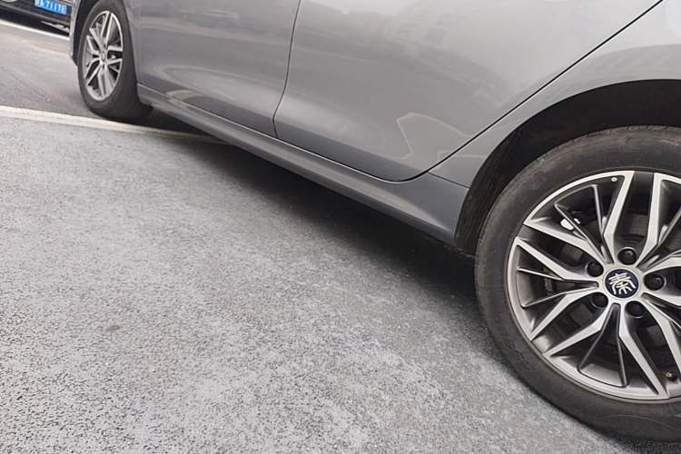 Used BYD Qin PLUS 2023 Champion Edition DM-i 120KM Excellence Model Left Side Sill