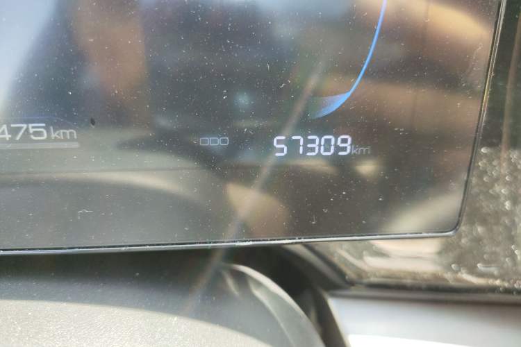 Used BYD Qin PLUS 2023 Champion Edition DM-i 120KM Beyond Model Odometer Close Up