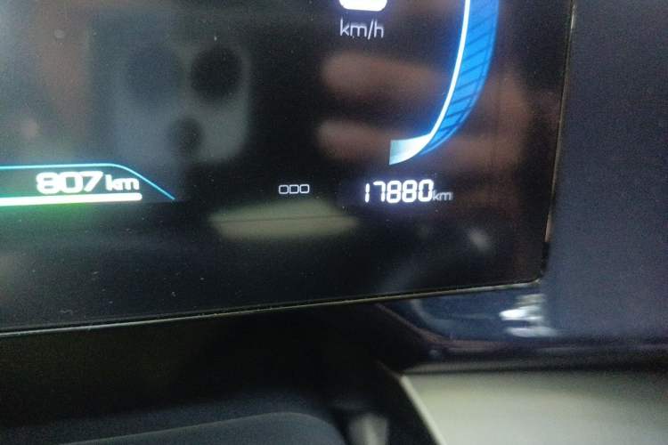 Used BYD Qin PLUS 2023 Champion Edition DM-i 120KM Beyond Model Odometer Close Up