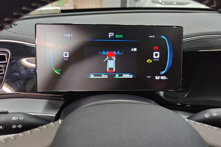 Used BYD Qin PLUS 2023 Champion Edition DM-i 120KM Beyond Model Odometer Close Up