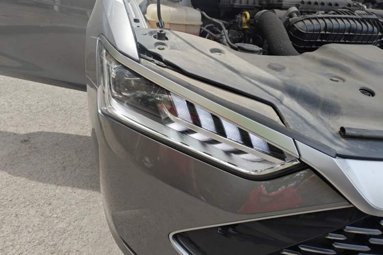 Used BYD Qin PLUS 2023 Champion Edition DM-i 120KM Leading Model Right Front Headlight