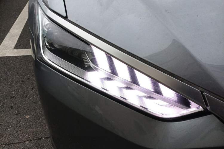 Used BYD Qin PLUS 2023 Champion Edition DM-i 55KM Leading Model Right Front Headlight