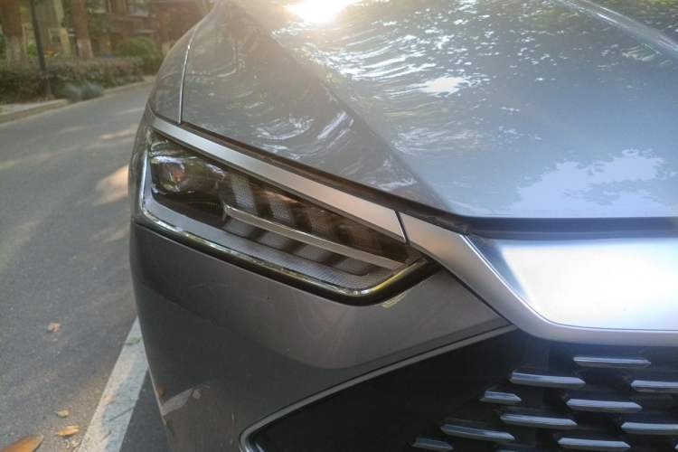 Used BYD Qin PLUS 2023 Champion Edition DM-i 120KM Beyond Model Right Front Headlight