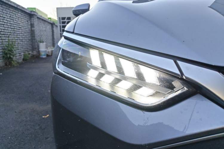 Used BYD Qin PLUS 2023 Champion Edition DM-i 55KM Leading Model Right Front Headlight