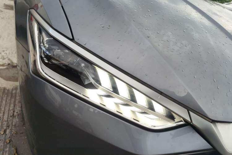 Used BYD Qin PLUS 2023 Champion Edition DM-i 55KM Superior Model Right Front Headlight