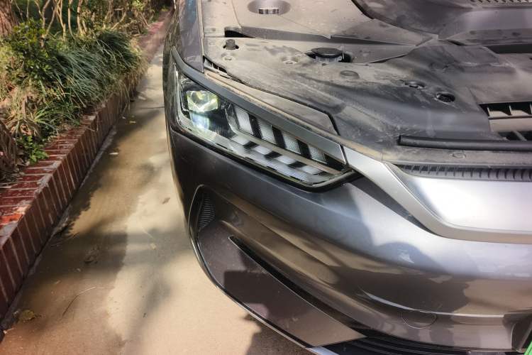 Used BYD Qin PLUS 2023 Champion Edition EV 420KM Leading Model Right Front Headlight
