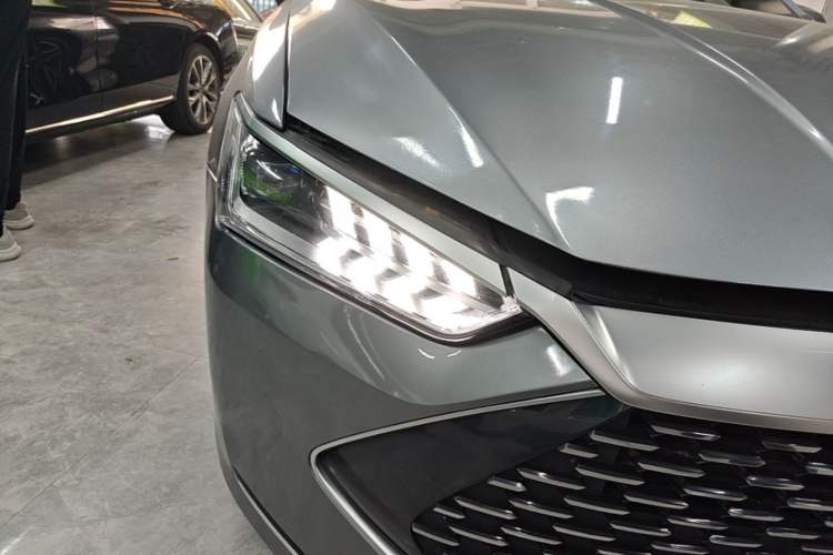 Used BYD Qin PLUS 2023 Champion Edition DM-i 120KM Beyond Model Right Front Headlight