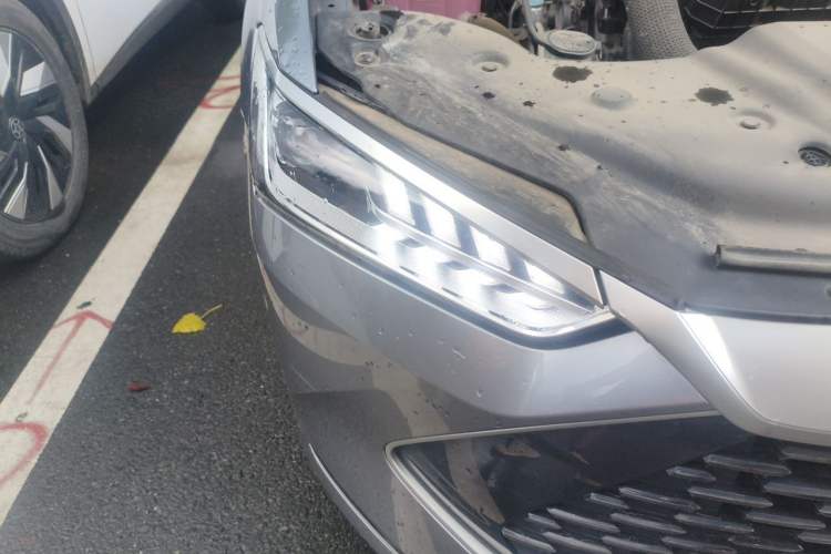 Used BYD Qin PLUS 2023 Champion Edition DM-i 120KM Leading Model Right Front Headlight