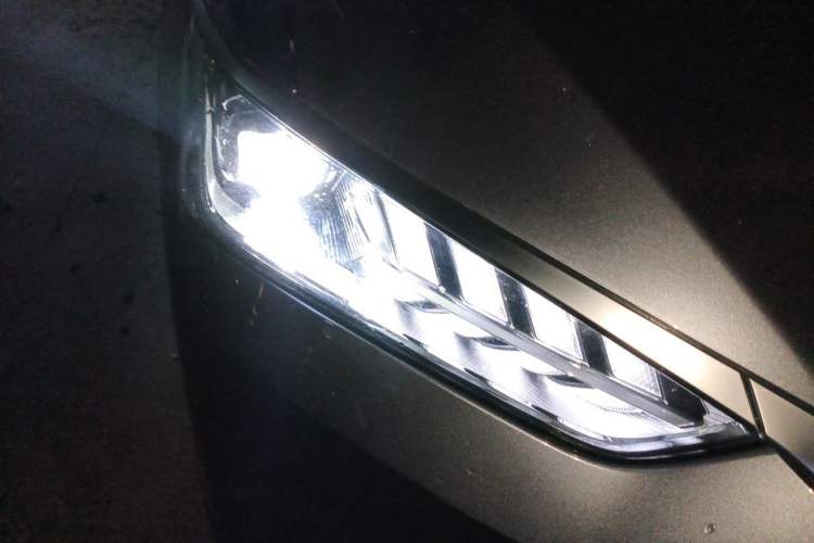 Used BYD Qin PLUS 2023 Champion Edition DM-i 120KM Leading Model Right Front Headlight