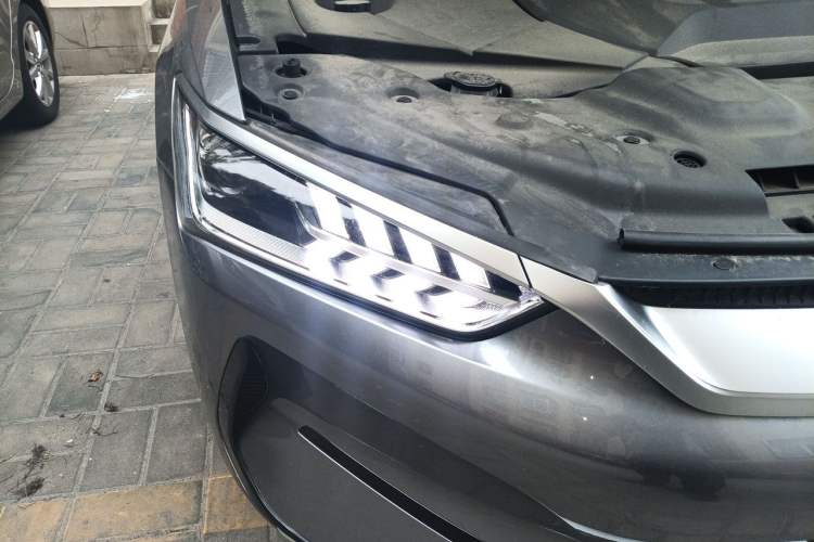 Used BYD Qin PLUS 2023 Champion Edition EV 420KM Leading Model Right Front Headlight