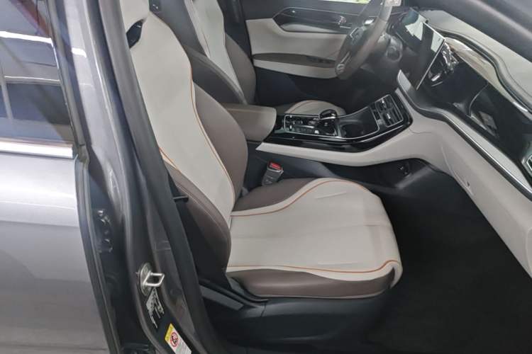 Used BYD Qin PLUS 2023 Champion Edition DM-i 55KM Superior Model Right Front Seat
