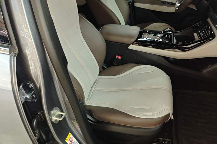 Used BYD Qin PLUS 2023 DM-i 120KM Navigation Excellence Model Right Front Seat