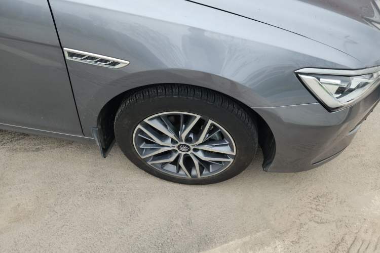Used BYD Qin PLUS 2023 Champion Edition DM-i 120KM Leading Model Right Front Wheel Hub