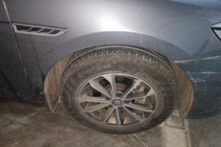 Used BYD Qin PLUS 2023 Champion Edition DM-i 55KM Leading Model Right Front Wheel Hub