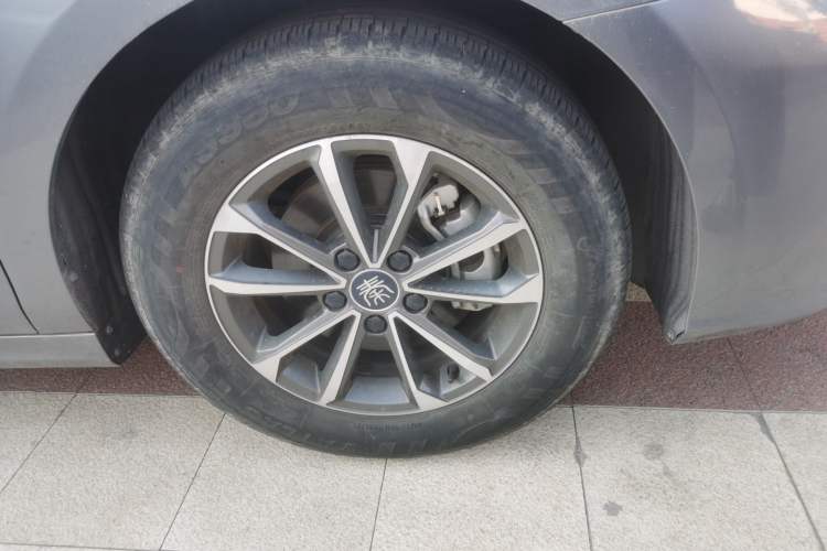 Used BYD Qin PLUS 2023 Champion Edition DM-i 55KM Leading Model Right Front Wheel Hub