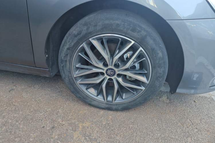 Used BYD Qin PLUS 2023 Champion Edition DM-i 120KM Beyond Model Right Front Wheel Hub