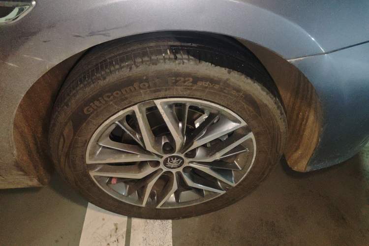Used BYD Qin PLUS 2023 Champion Edition DM-i 120KM Leading Model Right Front Wheel Hub
