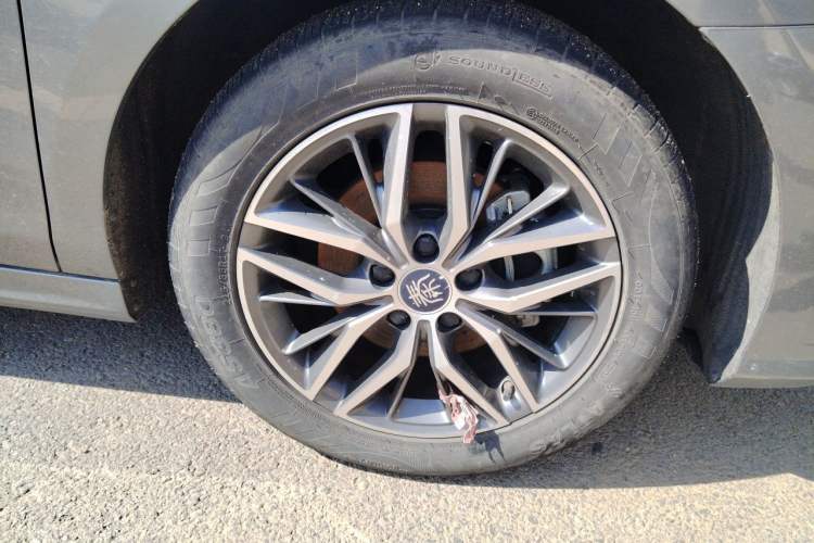 Used BYD Qin PLUS 2023 Champion Edition DM-i 120KM Beyond Model Right Front Wheel Hub