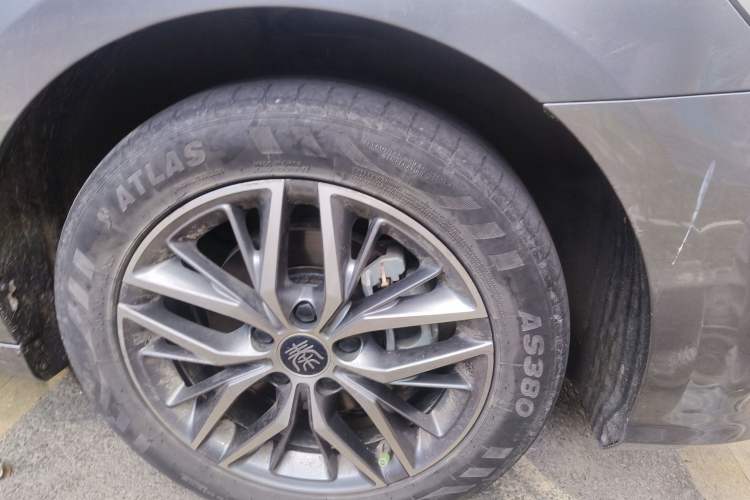 Used BYD Qin PLUS 2023 Champion Edition DM-i 120KM Beyond Model Right Front Wheel Hub