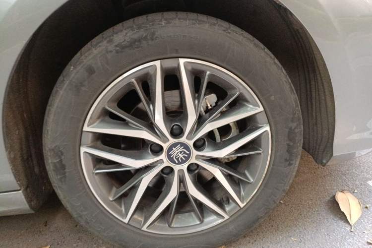 Used BYD Qin PLUS 2023 Champion Edition DM-i 120KM Beyond Model Right Front Wheel Hub