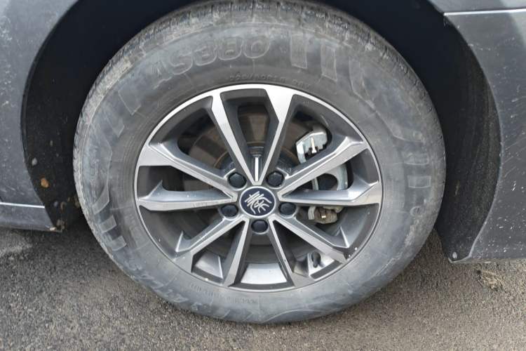 Used BYD Qin PLUS 2023 Champion Edition DM-i 55KM Leading Model Right Front Wheel Hub