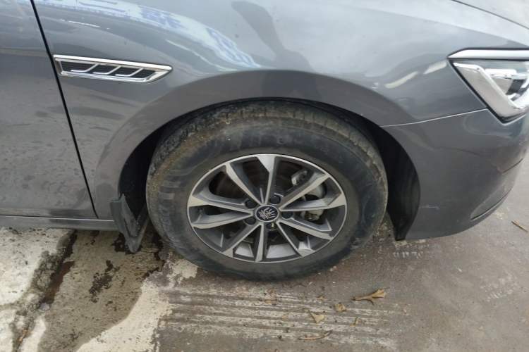 Used BYD Qin PLUS 2023 Champion Edition DM-i 55KM Superior Model Right Front Wheel Hub