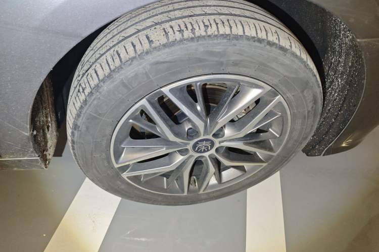 Used BYD Qin PLUS 2023 Champion Edition DM-i 120KM Leading Model Right Front Wheel Hub