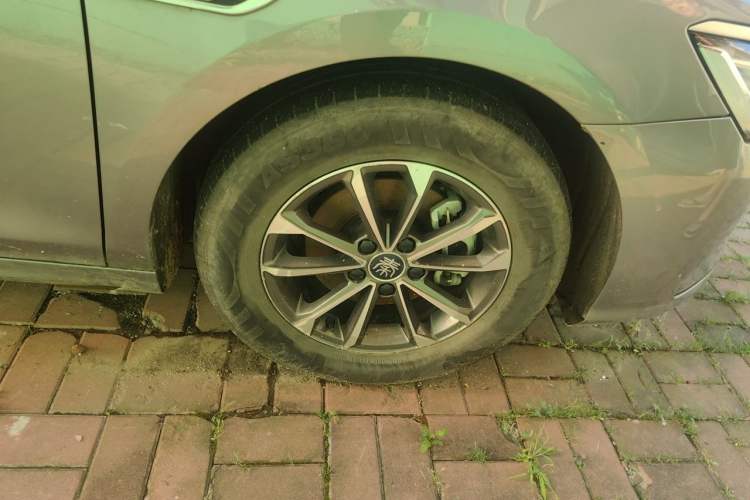 Used BYD Qin PLUS 2023 Champion Edition DM-i 55KM Leading Model Right Front Wheel Hub