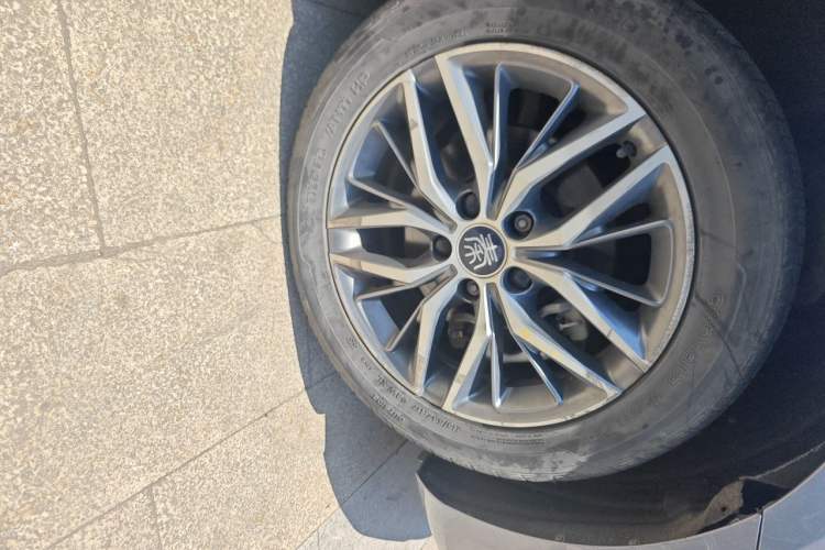 Used BYD Qin PLUS 2023 EV 510KM Travel Edition Right Front Wheel Hub