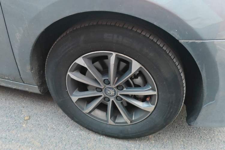 Used BYD Qin PLUS 2023 Champion Edition DM-i 55KM Leading Model Right Front Wheel Hub