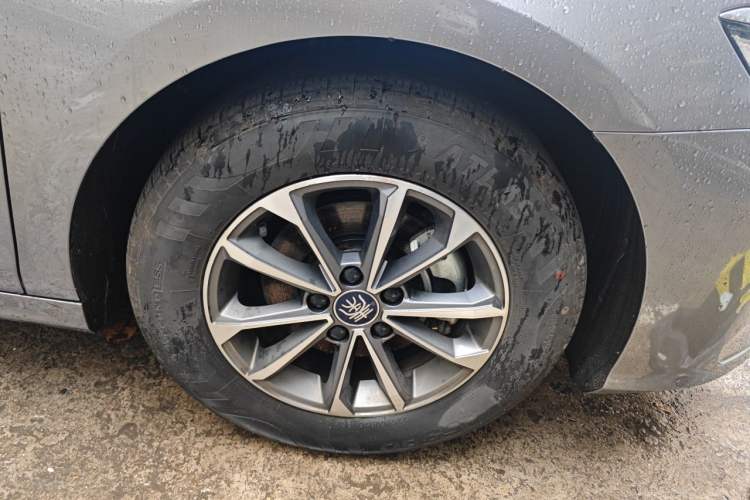 Used BYD Qin PLUS 2023 Champion Edition DM-i 55KM Leading Model Right Front Wheel Hub