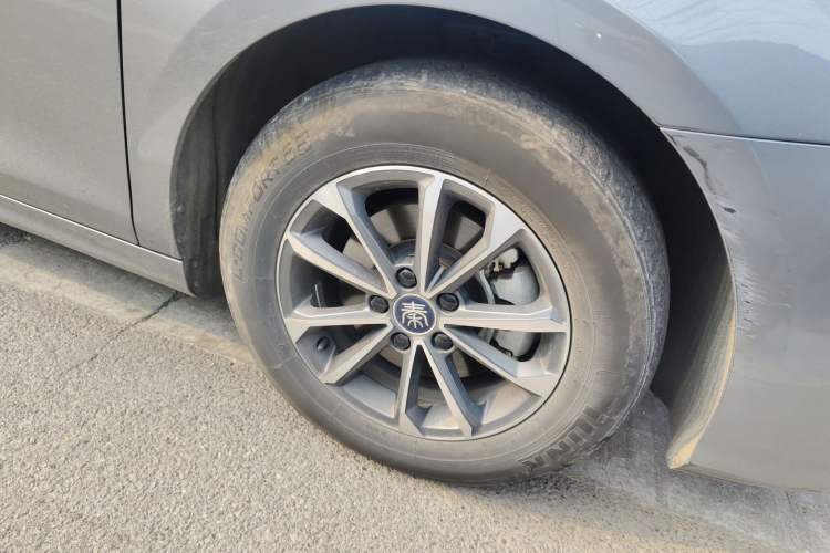 Used BYD Qin PLUS 2023 Champion Edition DM-i 55KM Leading Model Right Front Wheel Hub