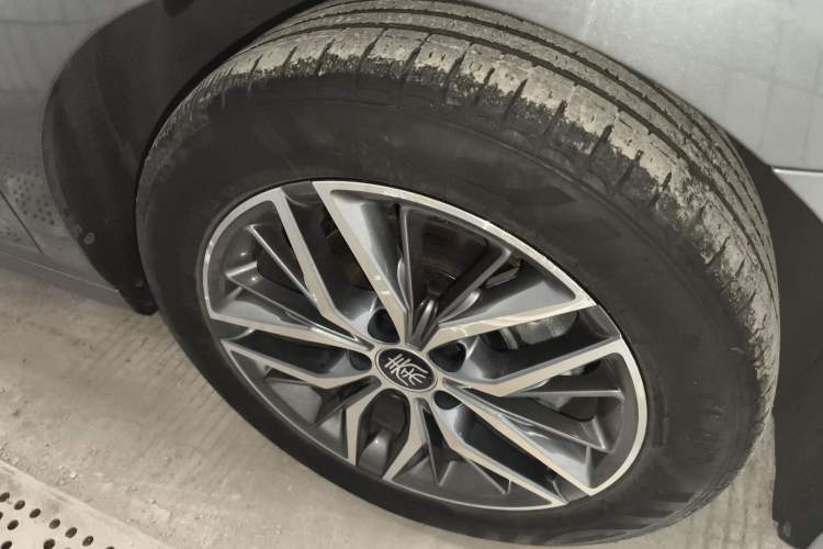 Used BYD Qin PLUS 2023 Champion Edition DM-i 120KM Leading Model Right Front Wheel Hub