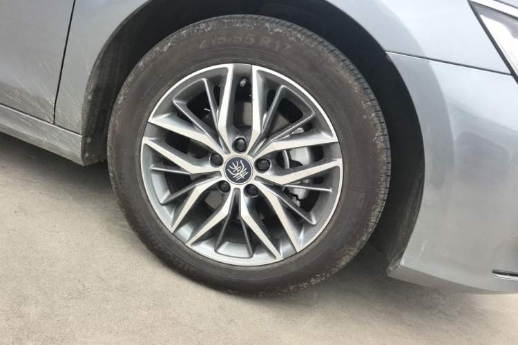 Used BYD Qin PLUS 2023 Champion Edition DM-i 55KM Superior Model Right Front Wheel Hub