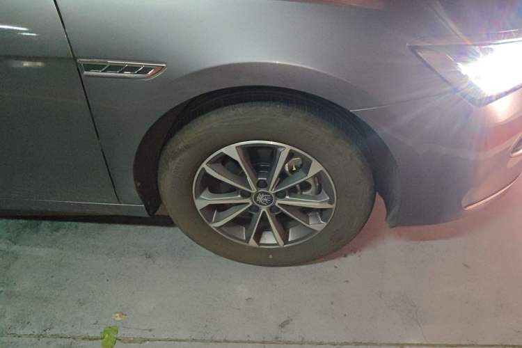 Used BYD Qin PLUS 2023 Champion Edition DM-i 55KM Leading Model Right Front Wheel Hub