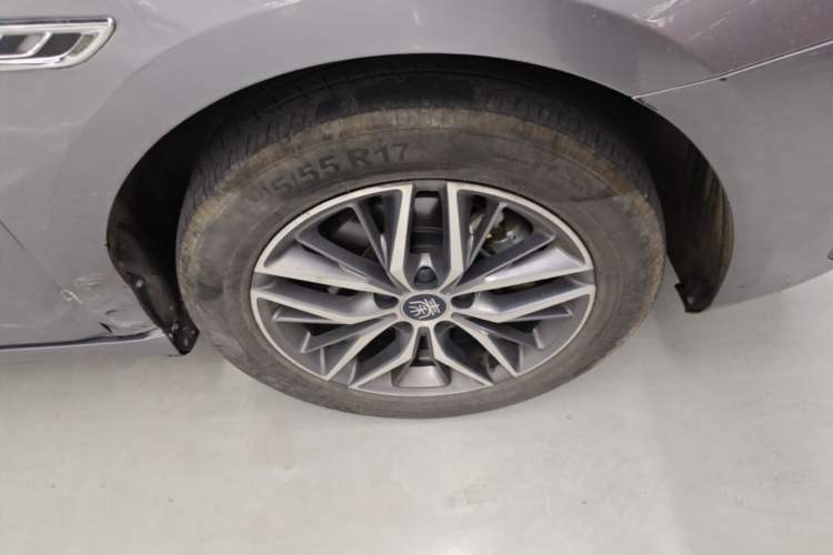 Used BYD Qin PLUS 2023 Champion Edition EV 510KM Leading Model Right Front Wheel Hub
