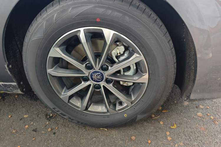 Used BYD Qin PLUS 2023 Champion Edition DM-i 55KM Leading Model Right Front Wheel Hub
