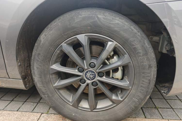Used BYD Qin PLUS 2023 EV 510KM Travel Edition Right Front Wheel Hub