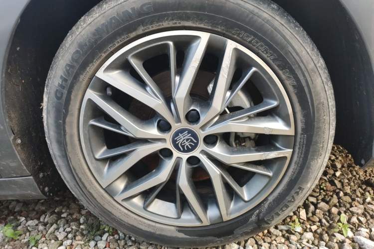 Used BYD Qin PLUS 2023 Champion Edition DM-i 55KM Superior Model Right Front Wheel Hub