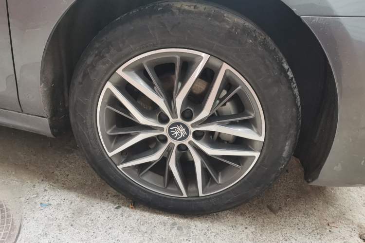 Used BYD Qin PLUS 2023 Champion Edition DM-i 120KM Leading Model Right Front Wheel Hub