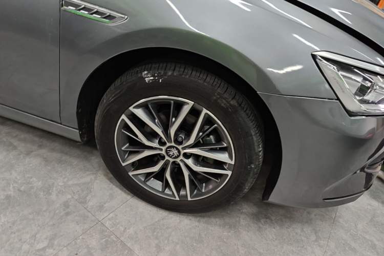 Used BYD Qin PLUS 2023 Champion Edition DM-i 120KM Beyond Model Right Front Wheel Hub
