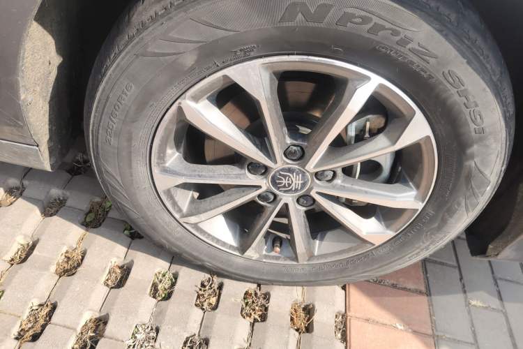 Used BYD Qin PLUS 2023 Champion Edition DM-i 55KM Leading Model Right Front Wheel Hub