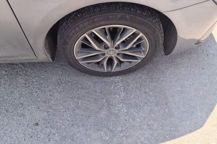 Used BYD Qin PLUS 2023 Champion Edition EV 510KM Leading Model Right Front Wheel Hub