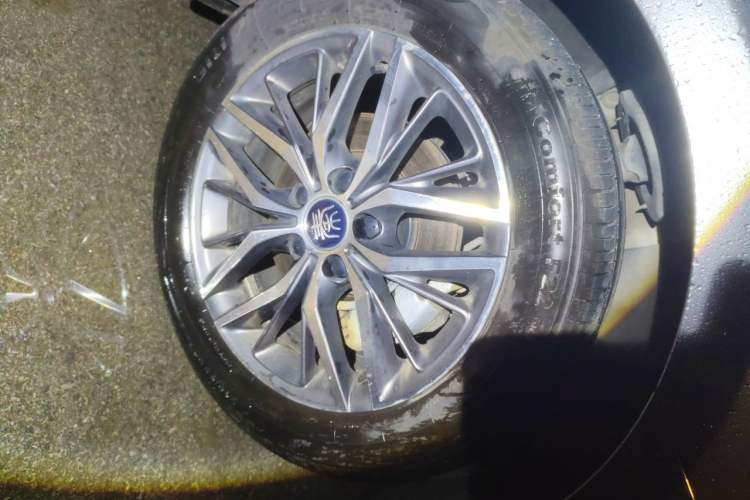 Used BYD Qin PLUS 2023 Champion Edition EV 510KM Leading Model Right Front Wheel Hub