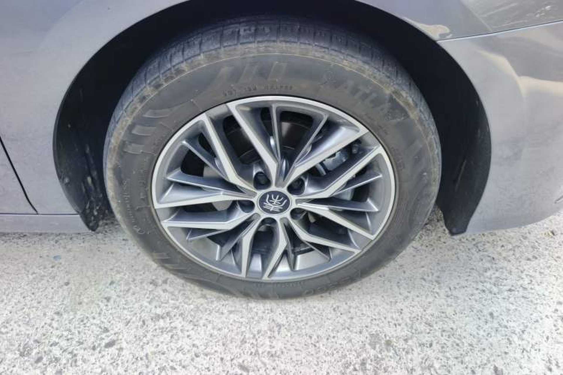 Used BYD Qin PLUS 2023 Champion Edition DM-i 120KM Beyond Model Right Front Wheel Hub