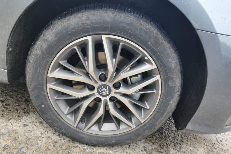 Used BYD Qin PLUS 2023 Champion Edition DM-i 120KM Leading Model Right Front Wheel Hub