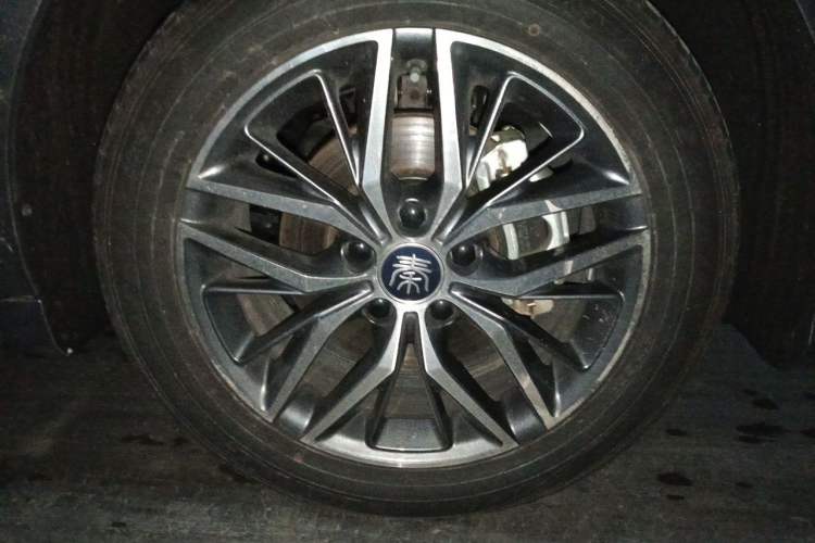 Used BYD Qin PLUS 2023 Champion Edition DM-i 120KM Leading Model Right Front Wheel Hub