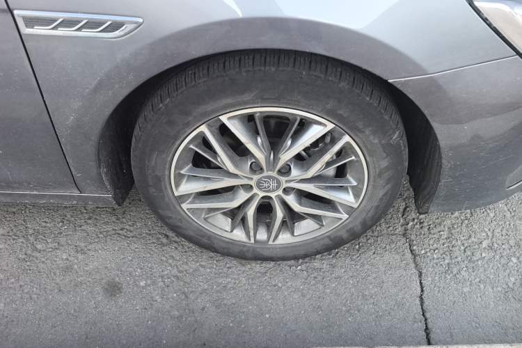 Used BYD Qin PLUS 2023 Champion Edition DM-i 55KM Superior Model Right Front Wheel Hub