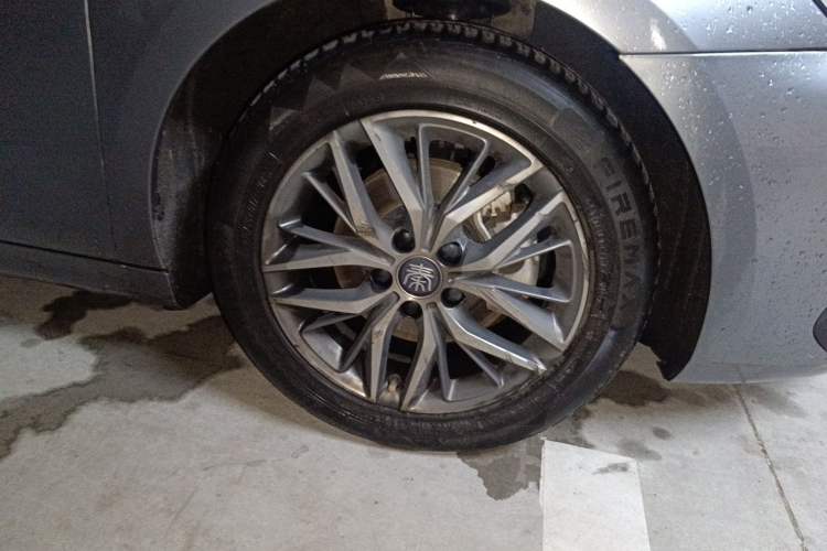 Used BYD Qin PLUS 2023 Champion Edition EV 510KM Leading Model Right Front Wheel Hub