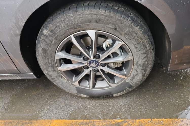 Used BYD Qin PLUS 2023 Champion Edition DM-i 55KM Leading Model Right Front Wheel Hub